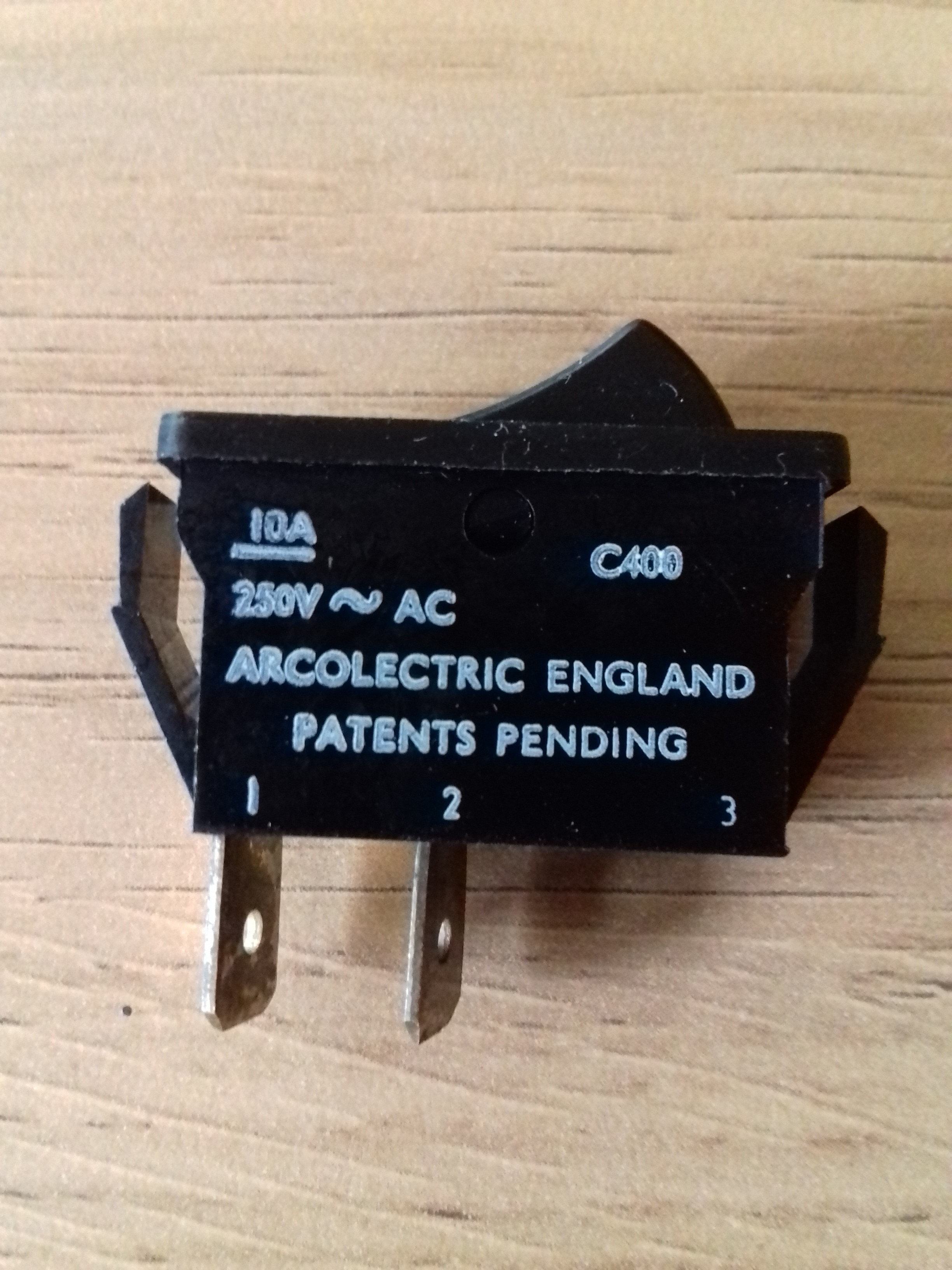 £4.00 Power toggle switch